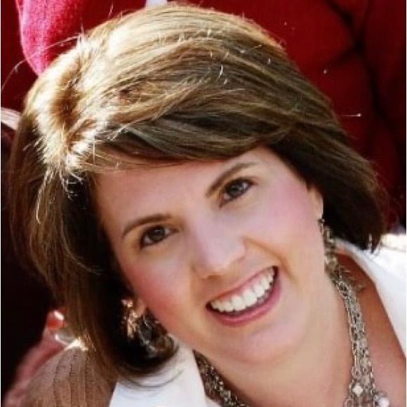 Meet your Posher, Jennifer - Picture 2 of 2